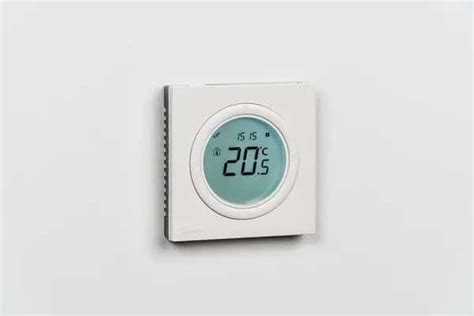 Danfoss TP5001 Battery Powered Programmable Room Thermostat | UK Plumbing