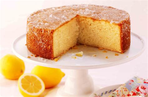 Lemon and elderflower cake | Baking Recipes | GoodtoKnow