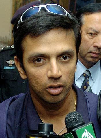 Rahul Dravid addresses the media after arriving in Karachi ...