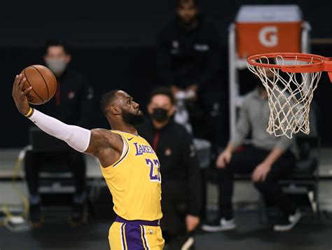 Cavaliers vs. Lakers: Live updates as LeBron James and the Lakers visit ...