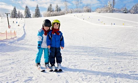 Kids' Ski Lessons: Finding Age-appropriate Lessons