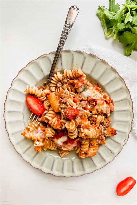 Easy Healthy Rotini Pasta Bake - Lauren Fit Foodie