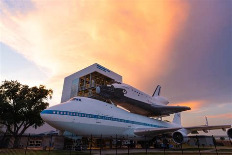 Exhibits and Experiences - Space Center Houston