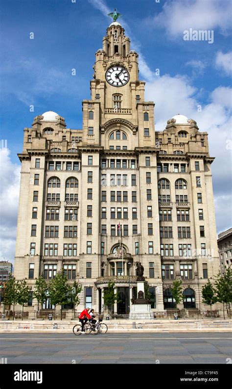 Liverpool landmarks hi-res stock photography and images - Alamy