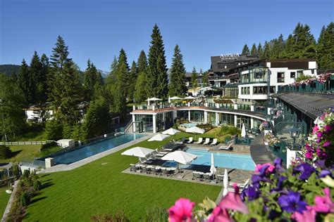 Astoria Resort - Luxury Lifestyle Awards