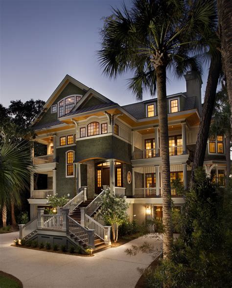 15 Superb Coastal Home Exterior Designs For The Beach Lovers