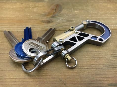 Titanium Bolt Carabiner Keychain-Clip / Mix-25V