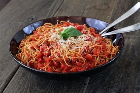 The spaghetti marinara recipe is easy to make. Spaghetti Marinara Recipe, Pasta Marinara ...