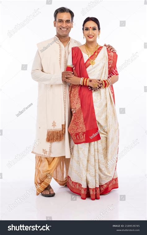 Portrait Happy Bengali Couple Traditional Clothing Stock Photo ...