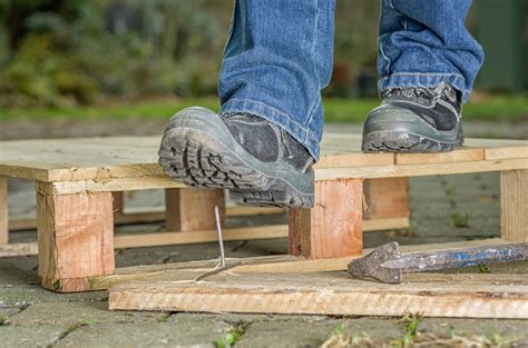 OSHA Compliance Update: Walking and Working Surfaces OSHA New Rule - Emedco's Blog