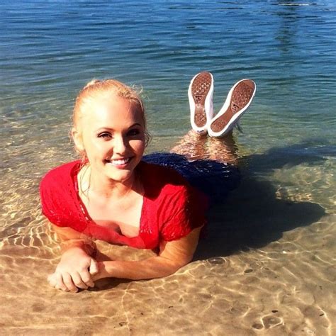 Mako Mermaids - Behind the scenes on #makomermaids. Carly being a mermaid??? | Mako Mermaids ...