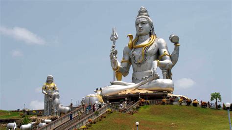 10 Best Places to Visit in Karnataka | Hampi | Murudeshwar | Udupi