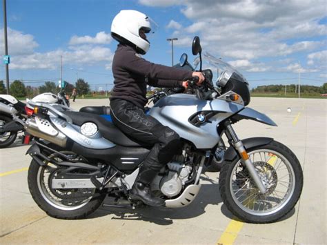 3 Best Motorcycle Riding Positions - Types & FAQs - GoMotoRiders ...