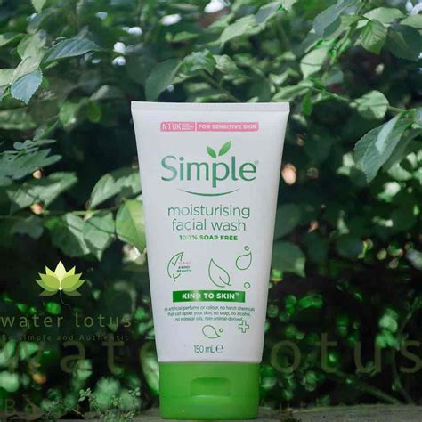 Simple moisturizing facial wash