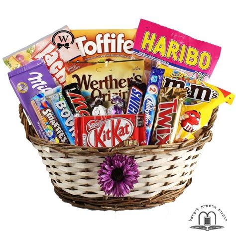 Best Treats Basket - Passover Gift Basket Israel | Send Gifts in Israel