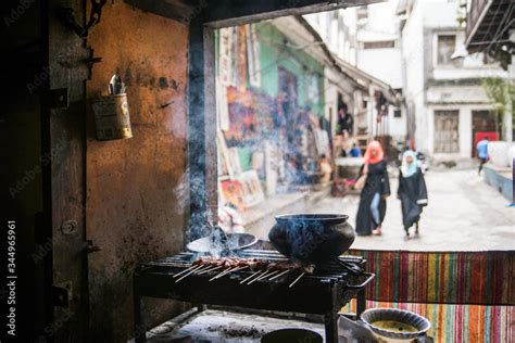 frying up some street food in downtown zanzibar tanzania Stock Photo ...