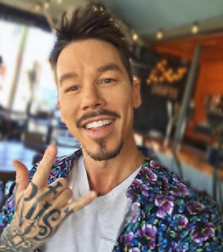 David Bromstad Tattoos - Learn Their Meanings | Glamour Fame