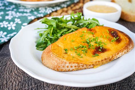 Welsh Rarebit (Welsh Cheese Toast) - Tara's Multicultural Table