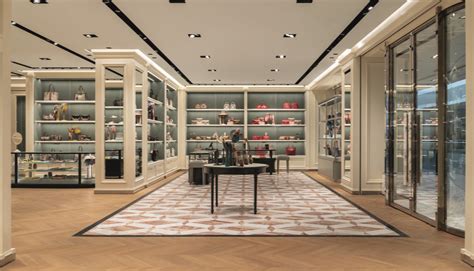 Gucci Opens 1st Standalone Store in Alberta at West Edmonton Mall [Photos]