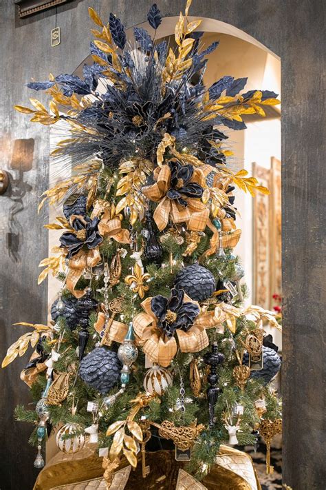 Luxury Christmas Tree Decorating With Linly Designs | Luxury christmas tree, Christmas tree ...