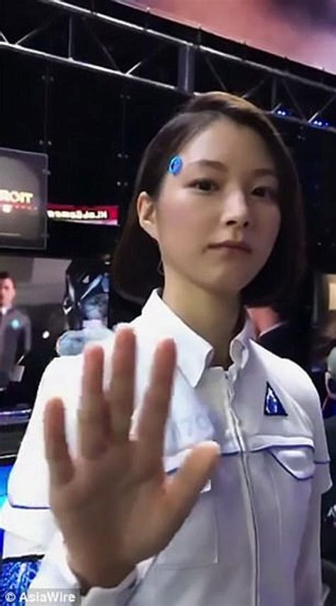 'Life-like android' at a Tokyo gaming conference stuns social media ...