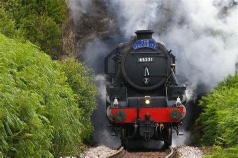 Jacobite Steam Train Tours | From Glasgow, Edinburgh & More