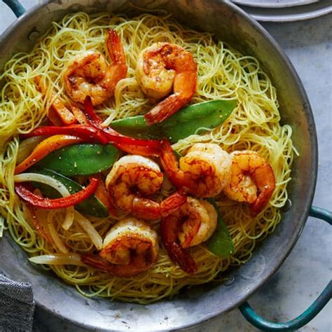 Singapore Noodles with Shrimp and Peppers