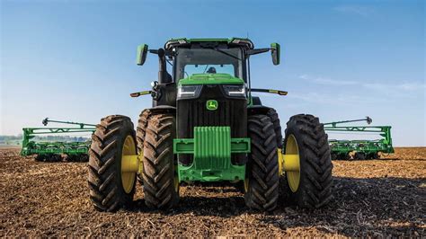 8R 370 Tractor - New 8 Series (230-410 HP) - PrairieCoast equipment