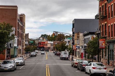 Bayonne, N.J.: Grit Gives Way to Luxury, and Skee-Ball - The New York Times