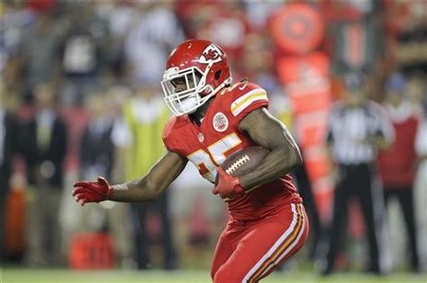 Jamaal Charles leads Kansas City Chiefs to 41-14 win over New England ...