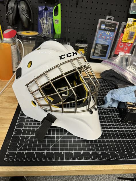 Ice hockey Goalie Helmet | SidelineSwap