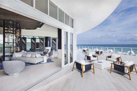 Hotel REVUE: W. Fort Lauderdale - VUE magazine