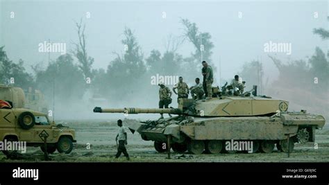 Iraq War Challenger 2 Tank Stock Photo - Alamy