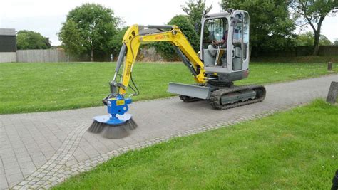 Slanetrac-RB80-Block-Paving-Brush-Cleaner-Mini-Digger-Attachment-6 ...