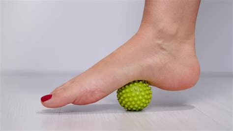 Best Exercises and Stretches for Metatarsalgia Pain Relief - Custom Orthotics Blog - Upstep