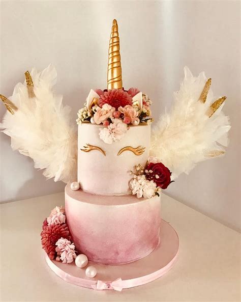 Unicorn wings - Decorated Cake by The Noisy Cake Shop - CakesDecor