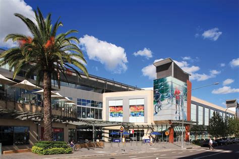 Rhodes Waterside Shopping Centre - James L. Williams Middle East