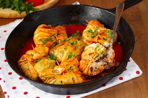 Vegetarian Stuffed Cabbage Rolls – 12 Tomatoes