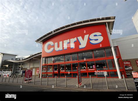 Currys electrical store hi-res stock photography and images - Alamy