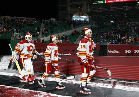 Old-Time Hockey Feel Of 2019 NHL Heritage Classic Thrills Players, Coaches And Fans As Winnipeg ...