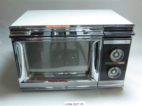 Amana® Radarange® Microwave Oven | Smithsonian Institution