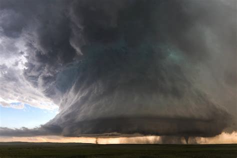 daily timewaster: Two tornadoes on the ground at the same time under a ...