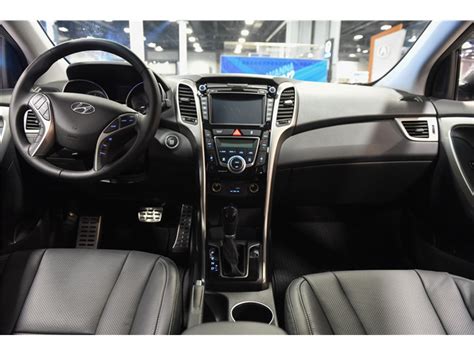 2016 Hyundai Elantra: 80 Interior Photos | U.S. News