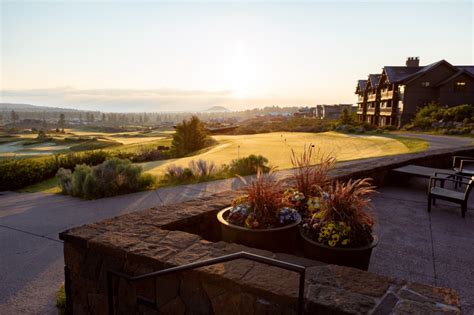 8 Most STUNNING Resorts in Bend Oregon