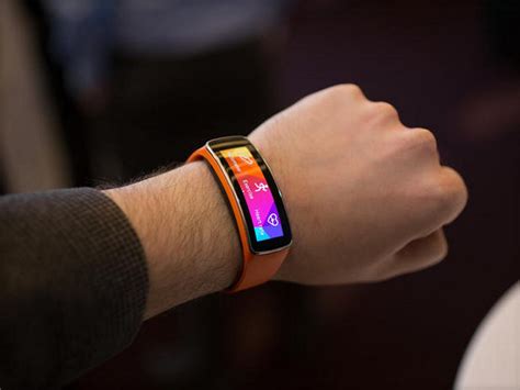 Friday Poll: Do you use a wearable tech gadget? - CNET