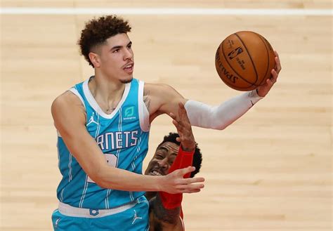 LaMelo Ball wins the Rookie Of The Year Award! - CourtSideHeat