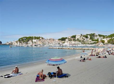 Platja del Port de Sóller, platja de sorra situada a la costa nord de Mallorca