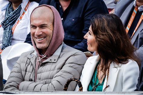 Zinédine Zidane, family (muscular) vacation photo - Celebrity Gossip News