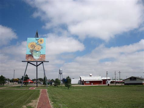 Eccentric Roadside: The big picture: The World's Biggest Easel of Goodland, Kansas