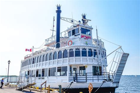 Thousand Islands Cruise From Kingston (Our Boat Tour Experience)